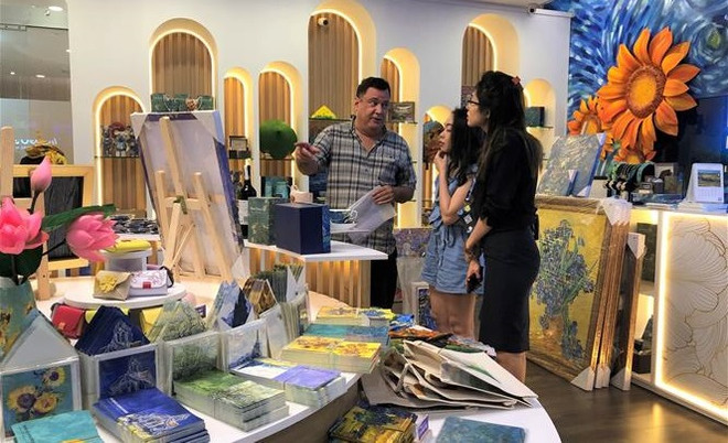 越南最具规模的“梵高720度沉浸式体验”艺术展在胡志明市开展 ảnh 3 越南最具规模的“梵高720度沉浸式体验”艺术展在胡志明市开展 ảnh 3