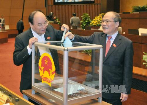 越南国会同意免去阮生雄的国会主席和国家选举委员会主席职务 ảnh 1 越南国会同意免去阮生雄的国会主席和国家选举委员会主席职务 ảnh 1