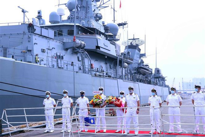 德国海军护卫舰“FGS拜仁”首次对越南进行友好访问 ảnh 2 德国海军护卫舰“FGS拜仁”首次对越南进行友好访问 ảnh 2
