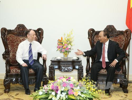 阮春福总理会见中国晶澳太阳能有限公司董事长靳保芳 ảnh 1 阮春福总理会见中国晶澳太阳能有限公司董事长靳保芳 ảnh 1