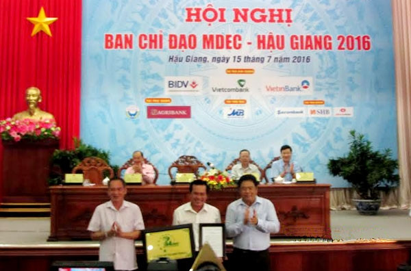 2016年九龙江三角洲-后江省经济合作论坛圆满闭幕 ảnh 1 2016年九龙江三角洲-后江省经济合作论坛圆满闭幕 ảnh 1