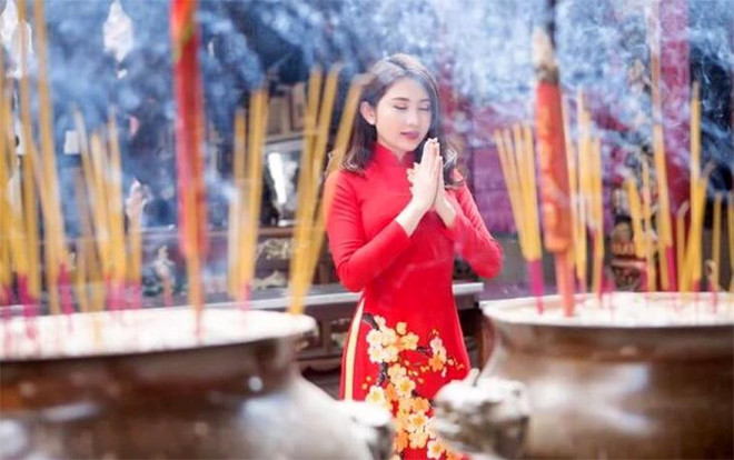 越南人年初去寺庙烧香祈福的美好习俗 ảnh 1 越南人年初去寺庙烧香祈福的美好习俗 ảnh 1