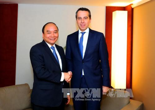 越南政府总理阮春福出席WEF会议系列活动报道 ảnh 1 越南政府总理阮春福出席WEF会议系列活动报道 ảnh 1