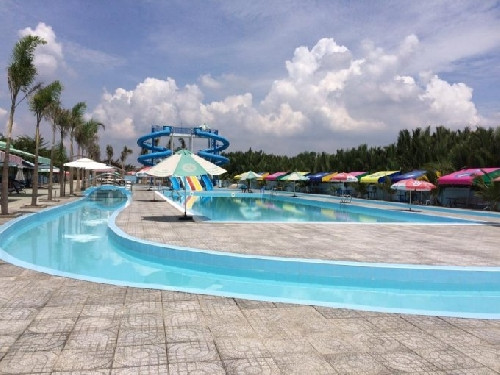 承天顺化省向西班牙企业的娱乐和海滩公园建设项目颁发投资许可证 ảnh 1 承天顺化省向西班牙企业的娱乐和海滩公园建设项目颁发投资许可证 ảnh 1