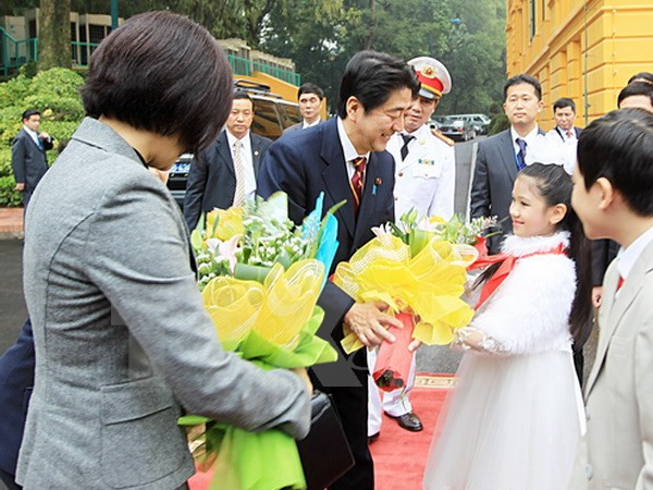日本首相安倍晋三携夫人即将对越南进行正式访问 ảnh 1 日本首相安倍晋三携夫人即将对越南进行正式访问 ảnh 1