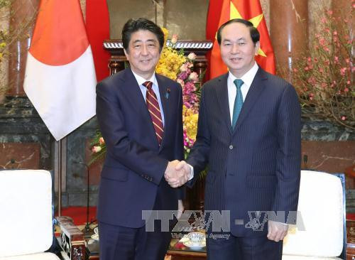 越南国家主席陈大光会见日本首相安培晋三 ảnh 1 越南国家主席陈大光会见日本首相安培晋三 ảnh 1
