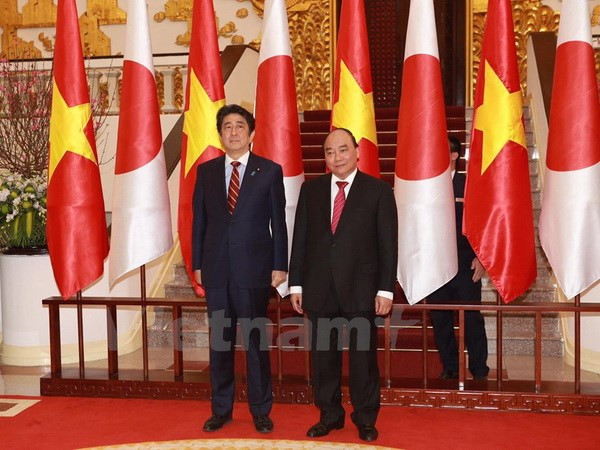 日媒密集报道日本首相安倍晋三访越 ảnh 1 日媒密集报道日本首相安倍晋三访越 ảnh 1