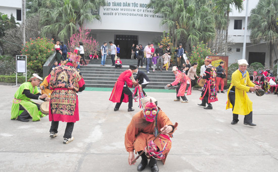 传统春节再现活动让年轻人感受到春节之美 ảnh 1