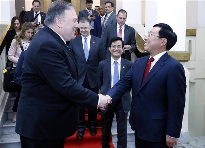 政府副总理兼外长范平明同美国外长迈克·蓬佩奥进行会谈 ảnh 1