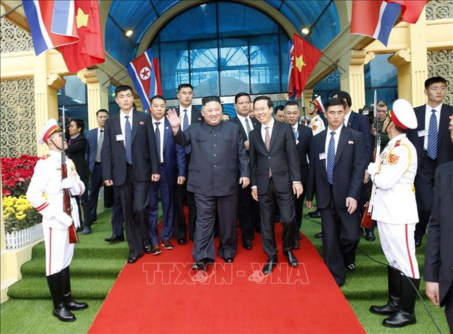 朝鲜最高领导人金正恩车队离开同登火车站 驶往河内 ảnh 1 朝鲜最高领导人金正恩车队离开同登火车站 驶往河内 ảnh 1
