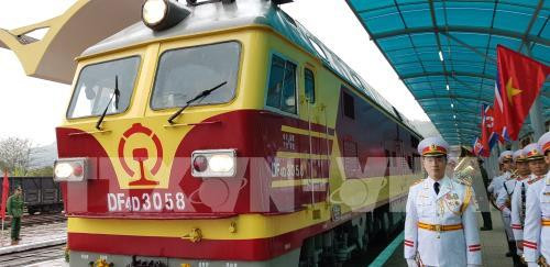 朝鲜最高领导人抵达同登火车站 开始越南之行 ảnh 3