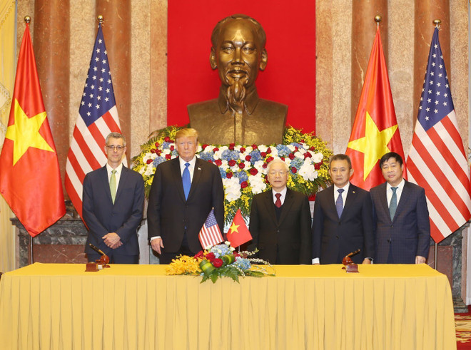 阮富仲与美国总统特朗普见证两国4个合作文件的签署 ảnh 2 阮富仲与美国总统特朗普见证两国4个合作文件的签署 ảnh 2