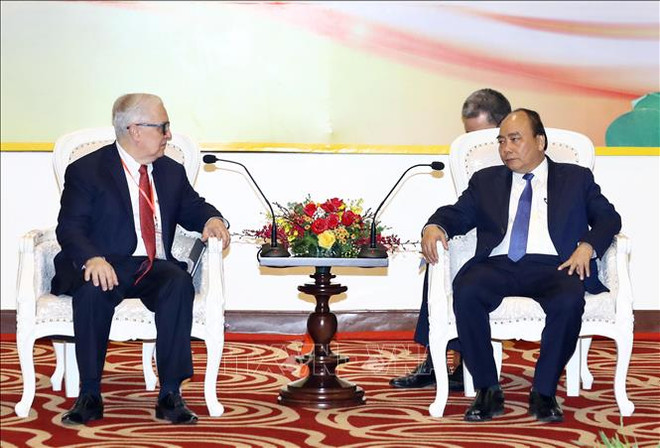 政府总理阮春福会见在乂安省进行投资的企业家和投资者 ảnh 3 政府总理阮春福会见在乂安省进行投资的企业家和投资者 ảnh 3