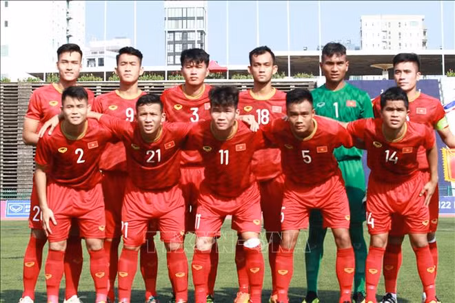 东南亚U22足球锦标赛：越南队以0：0与泰国队持平 名列A组榜首 ảnh 1