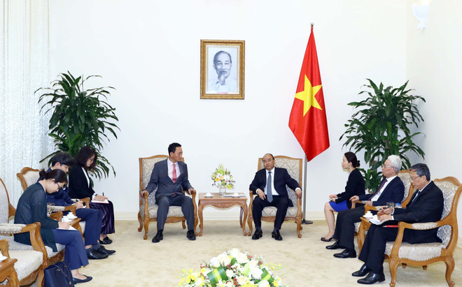 越南政府总理阮春福会见韩国驻越南大使金度铉 ảnh 1 越南政府总理阮春福会见韩国驻越南大使金度铉 ảnh 1