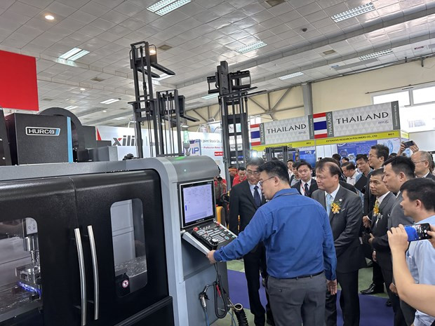 日本驻越南大使馆副大使:越南应推进辅助产业稳步发展 ảnh 1 日本驻越南大使馆副大使:越南应推进辅助产业稳步发展 ảnh 1