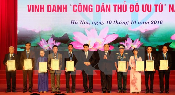 河内市举行活动庆祝首都河内解放62周年 ảnh 1