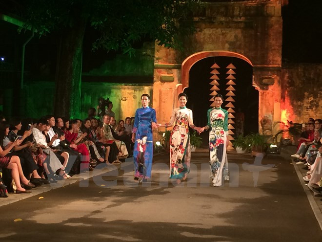 越南将“奥黛”发展成为独特的旅游产品 ảnh 2