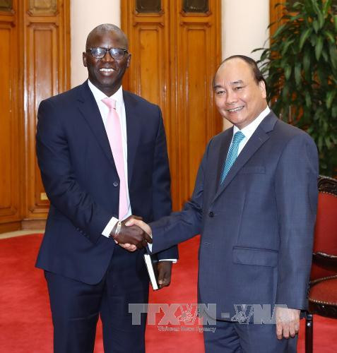 政府总理阮春福会见世界银行驻越南首席代表奥斯曼•迪奥 ảnh 1 政府总理阮春福会见世界银行驻越南首席代表奥斯曼•迪奥 ảnh 1