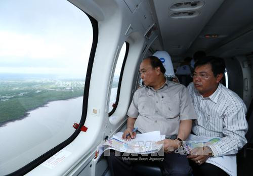 阮春福总理视察九龙江三角洲受气候变化影响的地区 ảnh 2