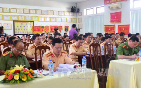 2017年APEC会议：承天顺化省确保2017年APEC妇女与经济论坛期间交通安全畅通 ảnh 1