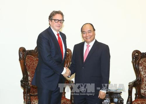 政府总理阮春福会见美国对冲基金经理菲利普·法尔科恩 ảnh 1 政府总理阮春福会见美国对冲基金经理菲利普·法尔科恩 ảnh 1