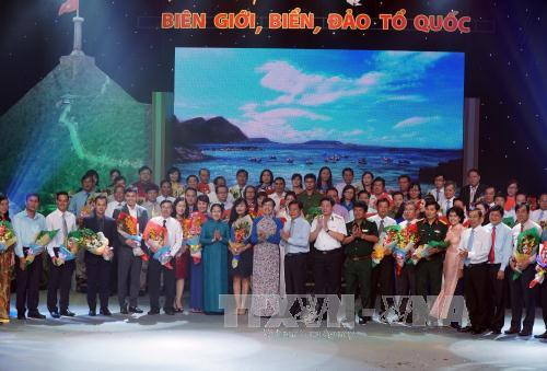  “情系家乡海洋岛屿 - 情系祖国前线”基金会获捐300多亿越盾 ảnh 1