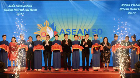 2017年“胡志明市-东盟村”正式开幕 ảnh 1 2017年“胡志明市-东盟村”正式开幕 ảnh 1