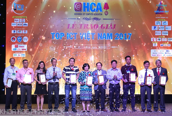 2017年越南TOP ICT奖对最佳电信和信息技术企业和服务产品给予表彰 ảnh 1