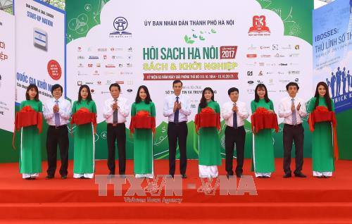 “图书与创业”的2017年河内图书节开幕 ảnh 1