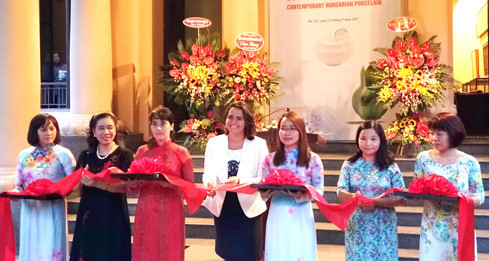 “当代匈牙利瓷器”艺术展览会在河内举行 ảnh 1 “当代匈牙利瓷器”艺术展览会在河内举行 ảnh 1