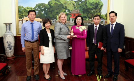 进一步加强河内与都柏林之间的合作关系 ảnh 1