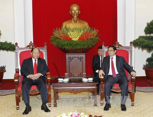 越共中央组织部部长会见老挝内务部部长 ảnh 1 越共中央组织部部长会见老挝内务部部长 ảnh 1