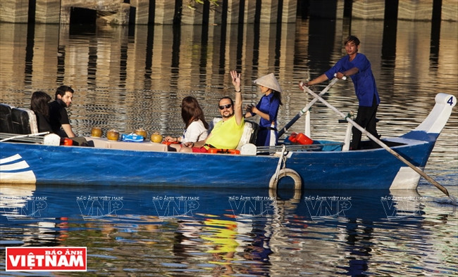 饶禄-氏艺渠道凤形船之旅 ảnh 1