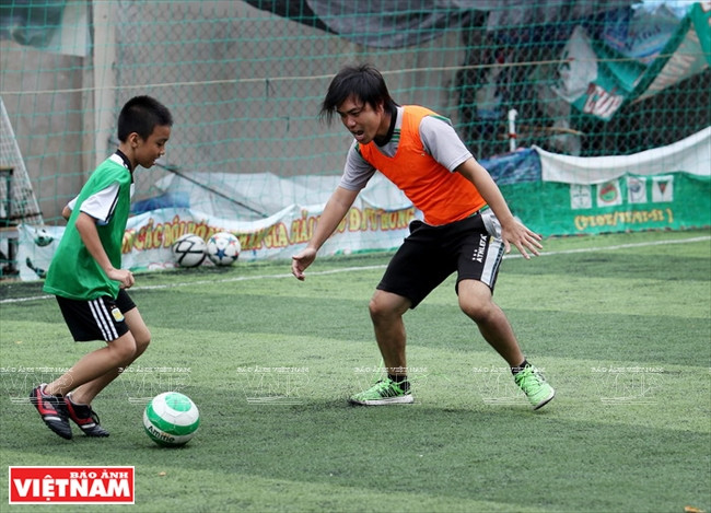 情系越南足球的日本教练 ảnh 7