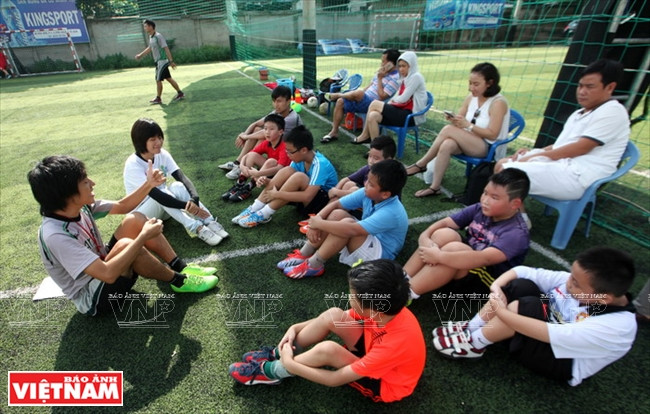 情系越南足球的日本教练 ảnh 2