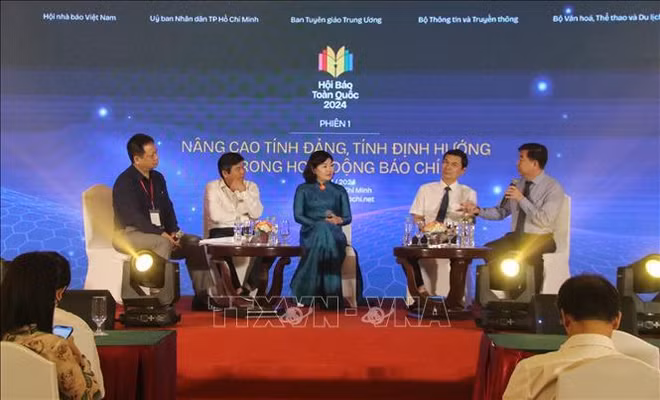 2024全国新闻论坛:数字技术给新闻业带来诸多发展机遇 ảnh 2 2024全国新闻论坛:数字技术给新闻业带来诸多发展机遇 ảnh 2