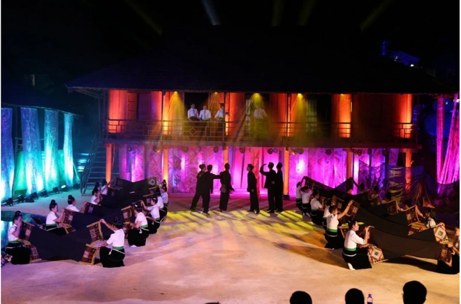 特色精彩实景秀《乌瓦传奇》亮相奠边省 ảnh 1 特色精彩实景秀《乌瓦传奇》亮相奠边省 ảnh 1