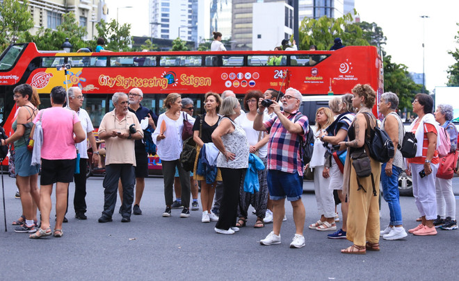 越南国会常务委员会第31次会议：扩大免签政策有利于越南旅游业的发展 ảnh 1