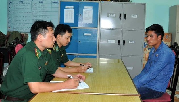 越南河江省边防部队在越中边境地区成功破获一起贩卖人口案件 ảnh 1 越南河江省边防部队在越中边境地区成功破获一起贩卖人口案件 ảnh 1