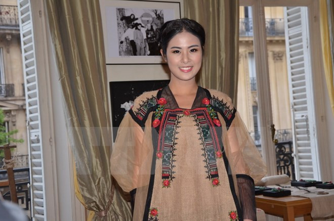 越南织锦亮相世界时尚之都 ảnh 1 越南织锦亮相世界时尚之都 ảnh 1