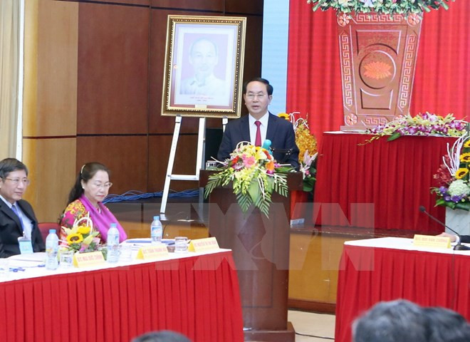 越南国家主席陈大光与越南劳动总联合会举行会议 ảnh 1 越南国家主席陈大光与越南劳动总联合会举行会议 ảnh 1