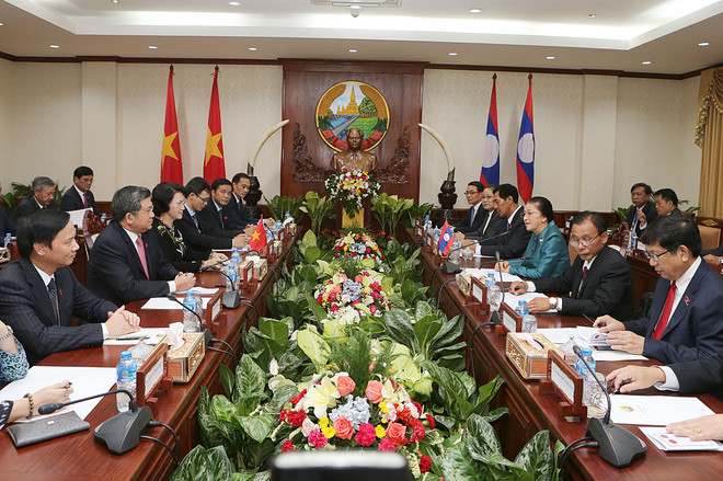 越南国会主席阮氏金银同老挝国会主席巴妮•雅陶都举行会谈 ảnh 1 越南国会主席阮氏金银同老挝国会主席巴妮•雅陶都举行会谈 ảnh 1