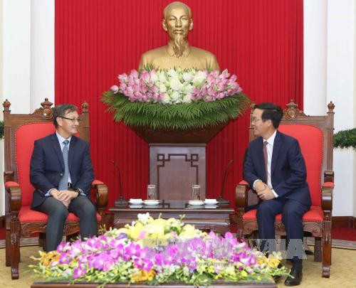 越共中央宣教部部长武文赏会见老挝驻越南大使通沙万•丰威汉 ảnh 1 越共中央宣教部部长武文赏会见老挝驻越南大使通沙万•丰威汉 ảnh 1