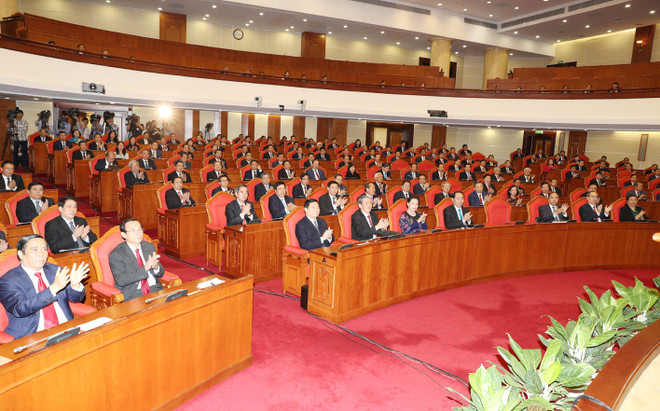 越共第十二届五中全会落幕 发布三项经济决议 ảnh 4 越共第十二届五中全会落幕 发布三项经济决议 ảnh 4