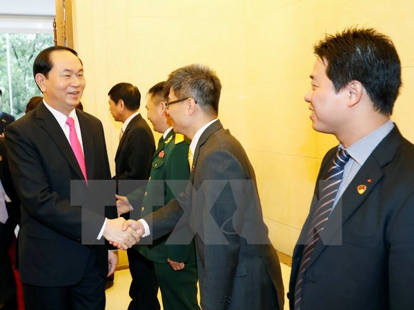 越南国家主席陈大光探访越南驻华大使馆 ảnh 1 越南国家主席陈大光探访越南驻华大使馆 ảnh 1