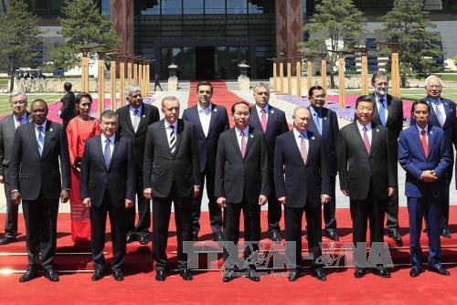 陈大光主席出席“一带一路”论坛领导人圆桌峰会 ảnh 1 陈大光主席出席“一带一路”论坛领导人圆桌峰会 ảnh 1