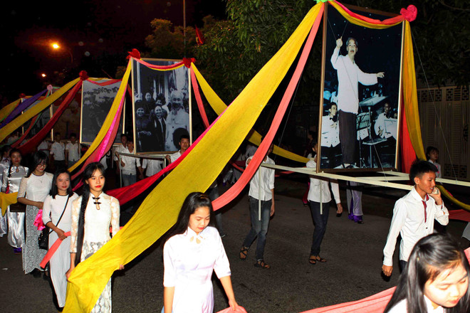 胡志明主席诞辰127周年：2017年莲花村文化节在乂安省开幕 ảnh 2