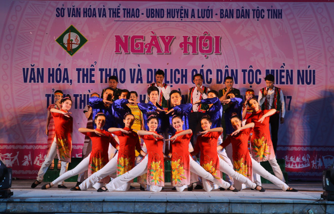 承天顺化省山区少数民族文化体育旅游节热闹非凡 ảnh 1