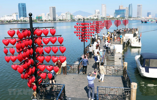 朝着可持续与和谐方向促进岘港市旅游业发展 ảnh 2 朝着可持续与和谐方向促进岘港市旅游业发展 ảnh 2